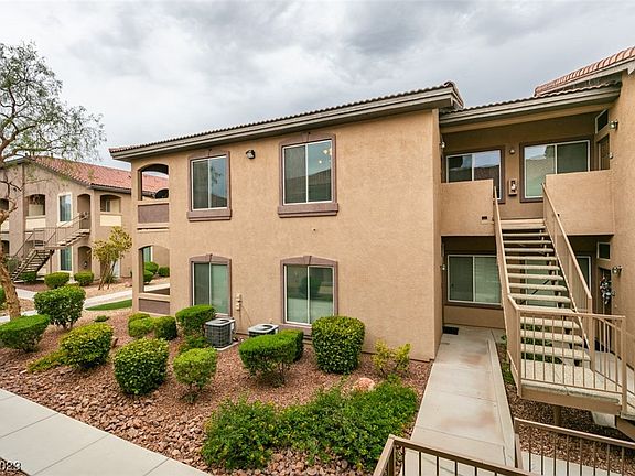 2nd image of 2305 W Horizon Ridge Pkwy APT 3021