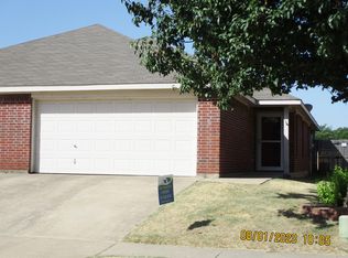 5518 Homestead Rd, Arlington, TX 76017