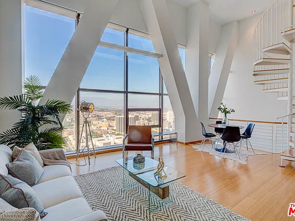 3rd image of 1100 Wilshire Blvd APT 3703