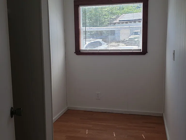 14984 Putnam Ln — Photo 5