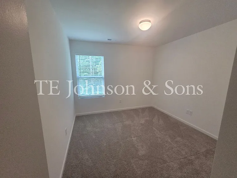 223 Latrobe Ln — Photo 14
