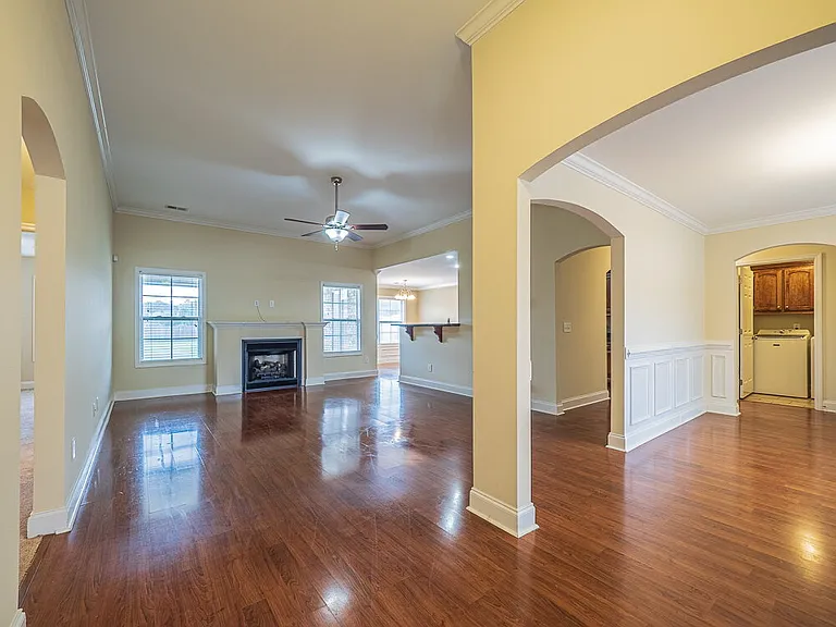 2740 Foxcroft Cir — Photo 8
