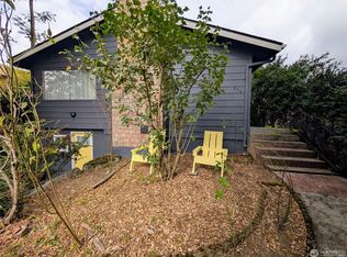 938 N 101st St, Seattle, WA 98133