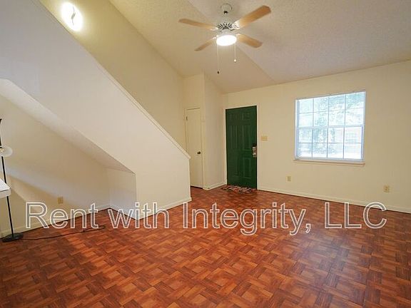 3rd image of 2335 Parrot Ln