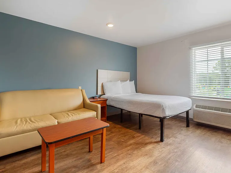 Deluxe Studio - 1 Full Bed