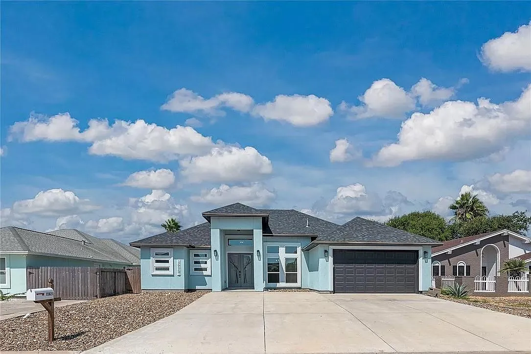 4 bed, 2812 sqft, $4,995 — Photo 4