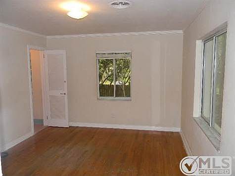 5th image of 827 Watt Dr #6