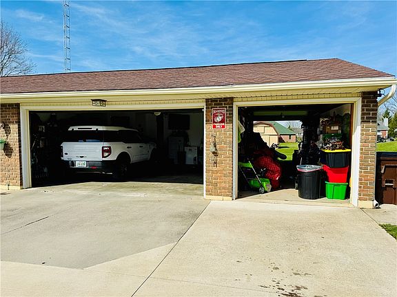 5th image of 1254 Howard Dr