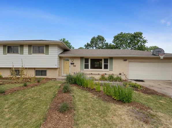 1106 E Mumford Dr, Urbana, IL 61801