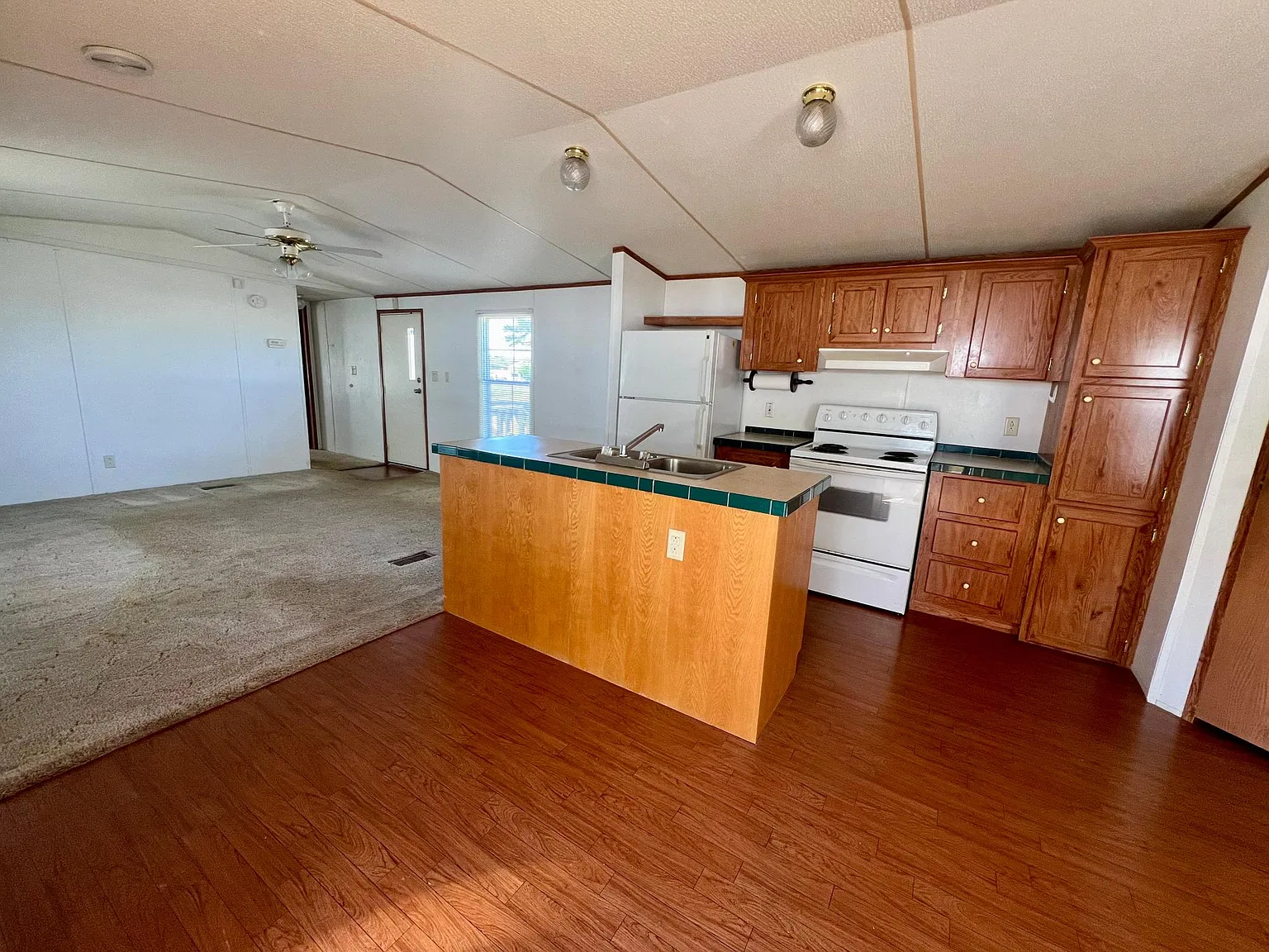 2 bed, $995 — Photo 3