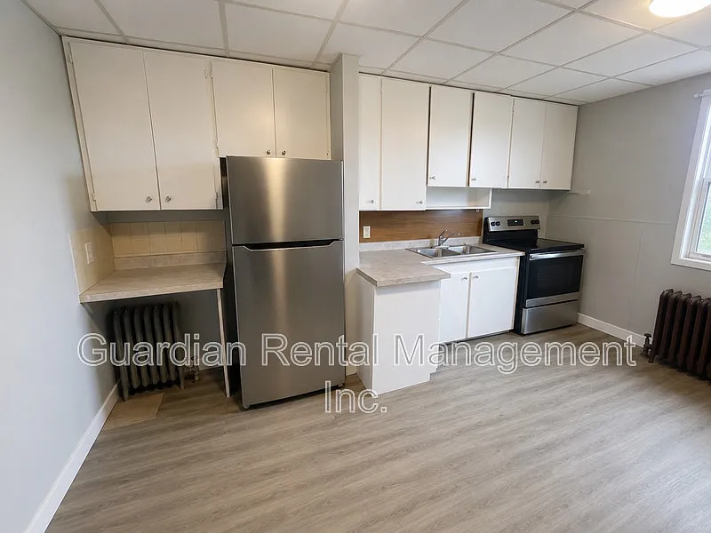 2 bed, 1.0 bath, $1,700 — Photo 2