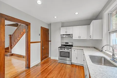 36 Maple Ave — Photo 8