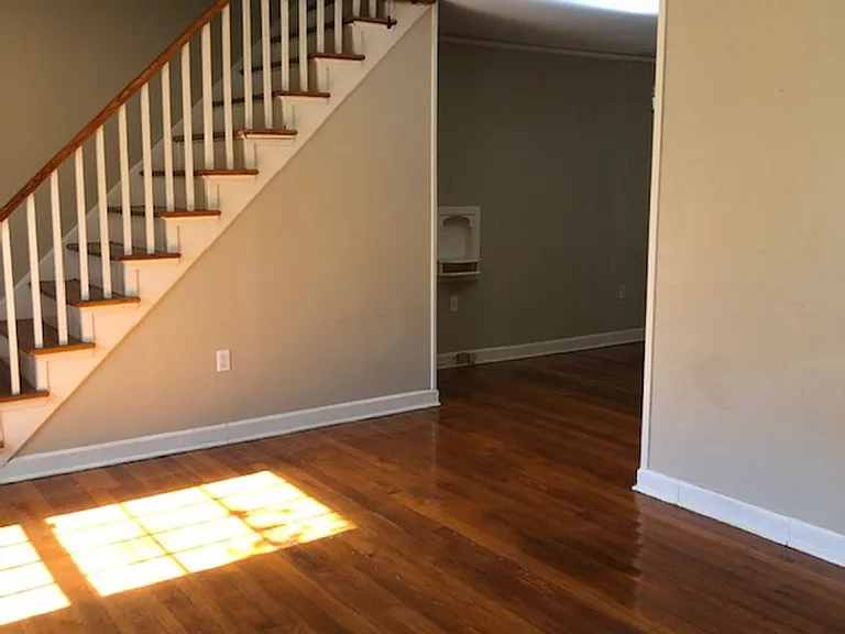 2525 Olive St — Photo 3