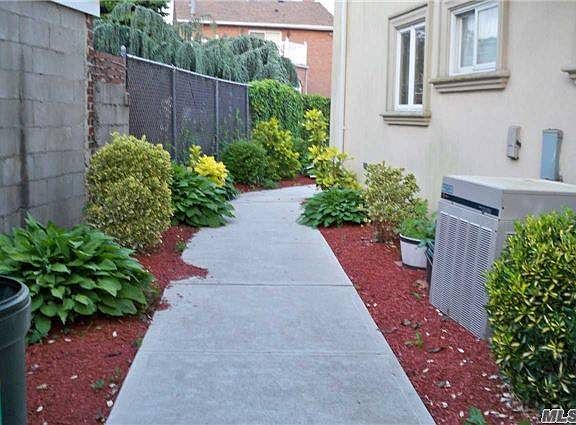 5th image of 159-43 82nd St