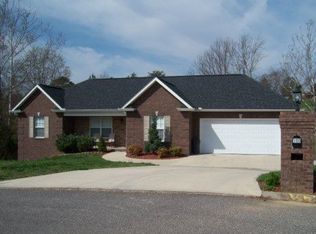 1100 Spruce Hollow Ln, Powell, TN 37849