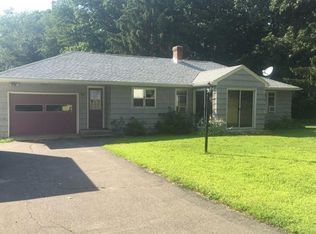 34 Hendrick St, Easthampton, MA 01027