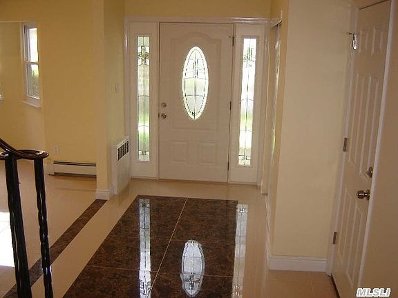 2nd image of 14 E Horseshoe Dr