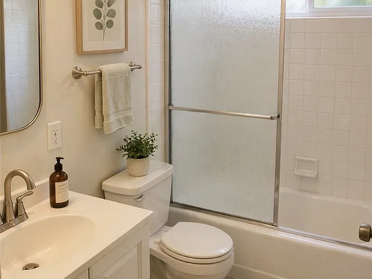 5753 Lexington Ave — Photo 4