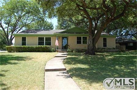 1st image of 2630 Briarcove Dr