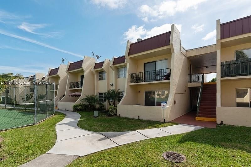 1st image of 13998 SW 90th Ave #205