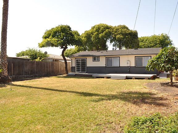 5th image of 3259 Agate Dr
