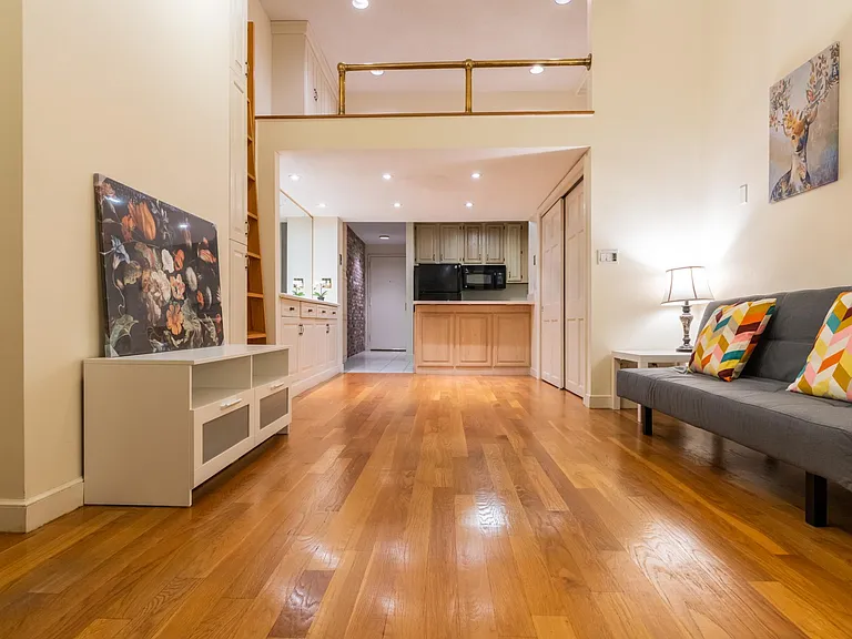 160 Commonwealth Ave #216 — Photo 1