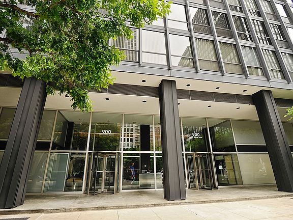 3rd image of 900 N Lake Shore Dr APT 1401