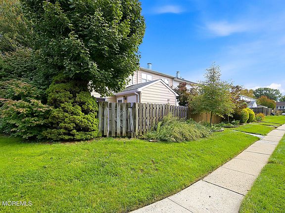 4th image of 56 Kingsley Way