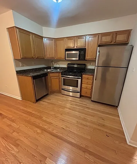 4056 N California Ave — Photo 1