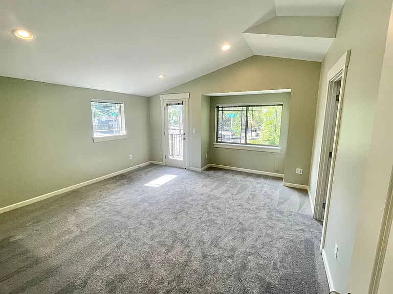 3503 NE 110th St — Photo 7