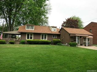 9140 Griffon Ave, Niagara Falls, NY 14304