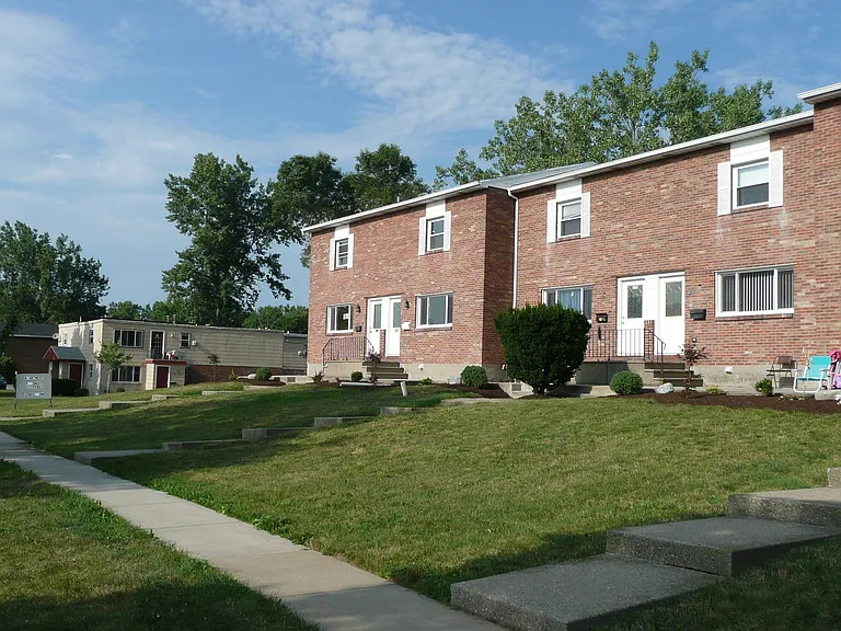 374 Joe McCarthy Dr — Photo 7