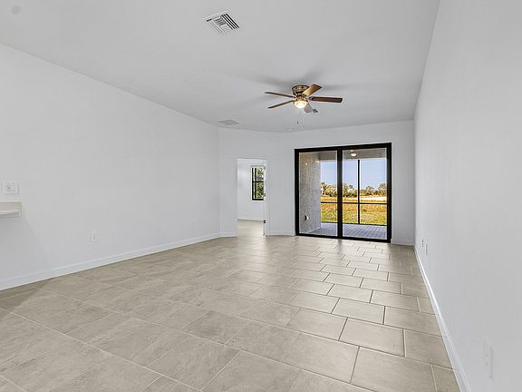 4th image of 19484 Hinkley Dr