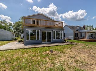 4710 N River Bay Rd, Waterford, WI 53185