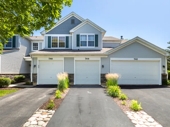 744 Genesee Dr, Naperville, IL 60563