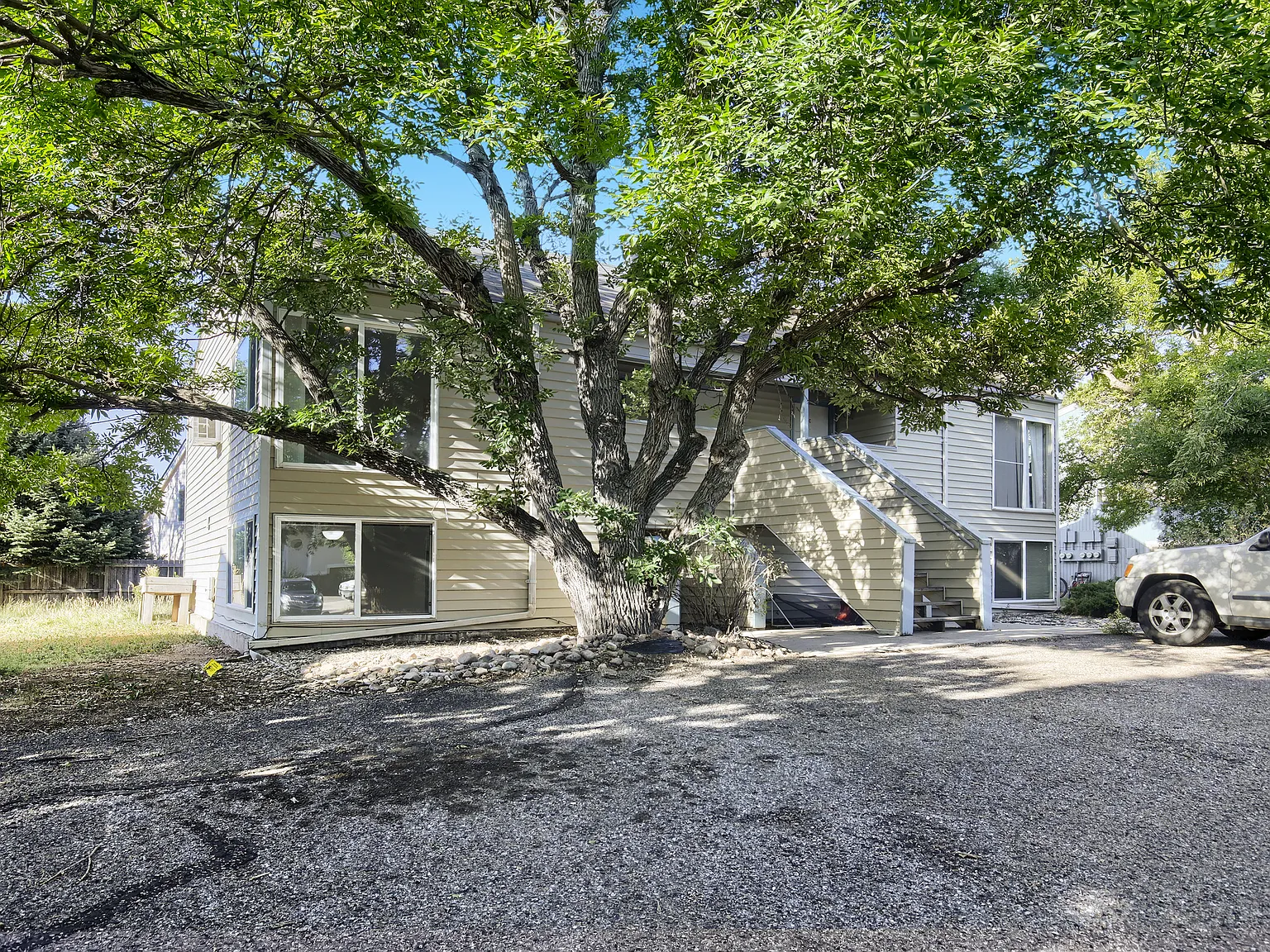 2 bed, 730 sqft, $1,200 — Photo 1