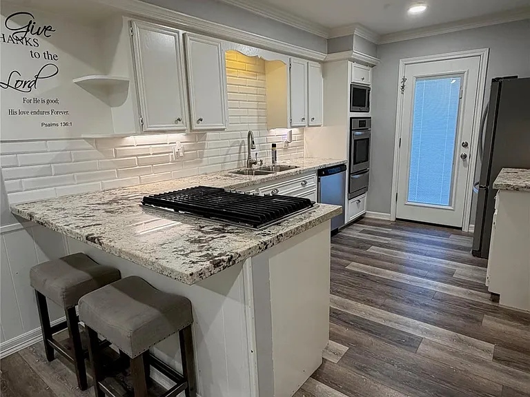 2418 Tinechester Dr — Photo 5