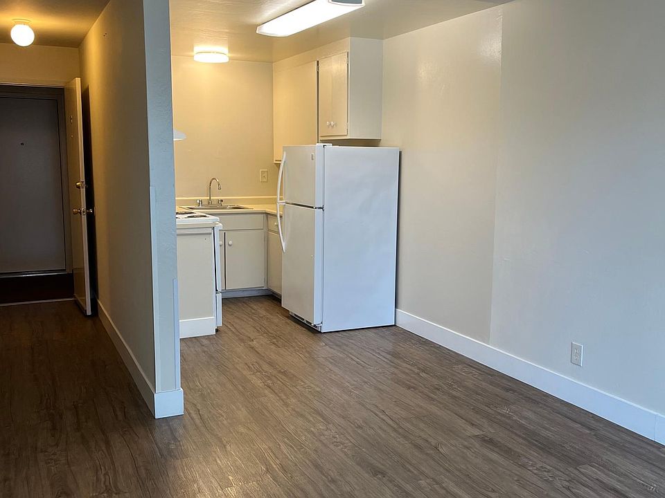 1st image of 486 Beech St APT 6