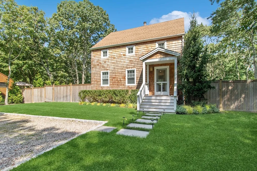 Sun-Kissed Retreat - East Hampton Village Fringe — Photo 2