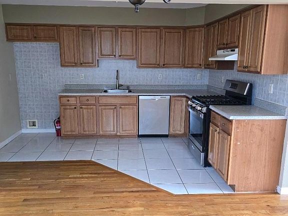 2nd image of 311 S Park St