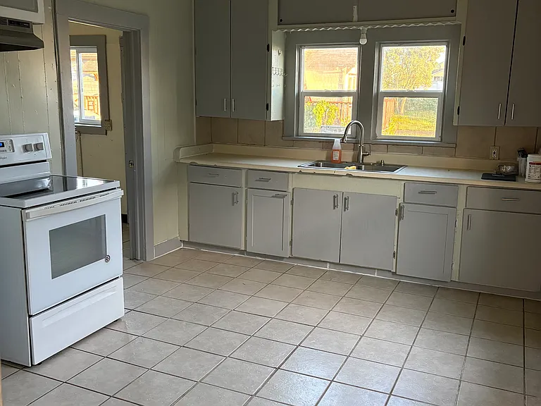1503 Bay Ave — Photo 4