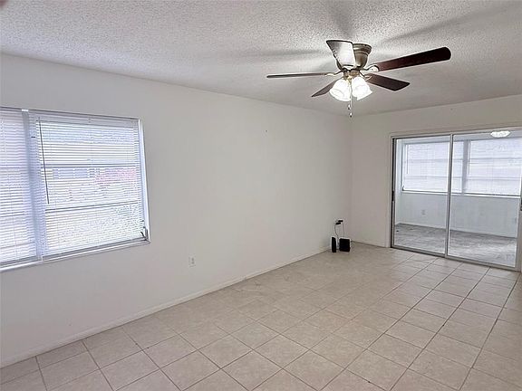 4th image of 390 301 BOULEVARD W #8D