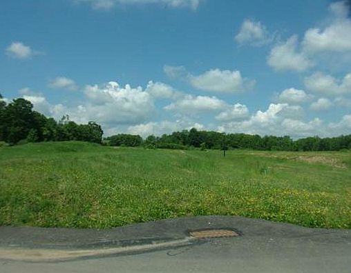 1st image of 2002 Creekside Dr