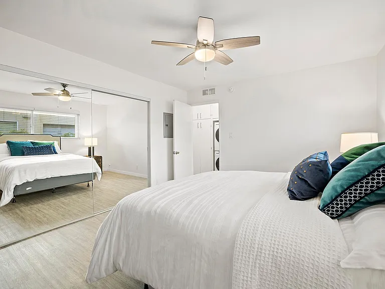 Kling Trio Apartments — Photo 27