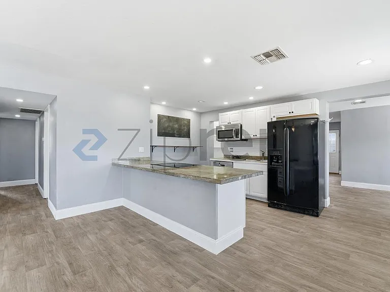 1228 E Barbara Dr — Photo 9
