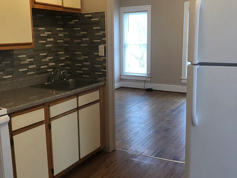 8 Frank St #B — Photo 4