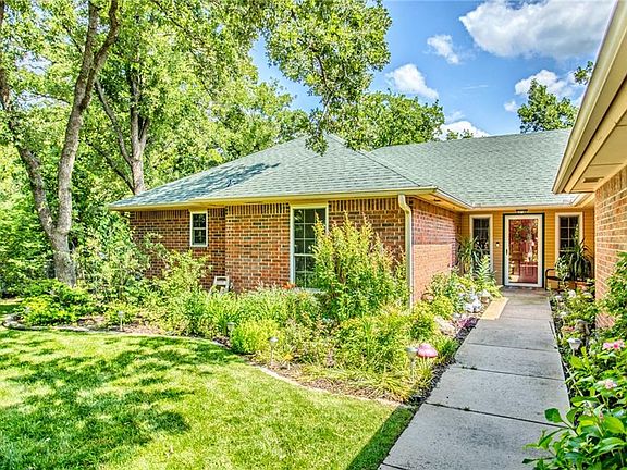 4th image of 1204 Pine Dr
