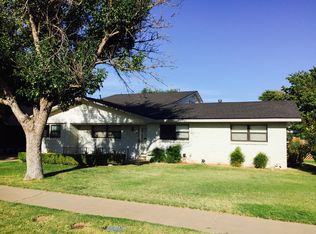 1800 Ennis St, Plainview, TX 79072