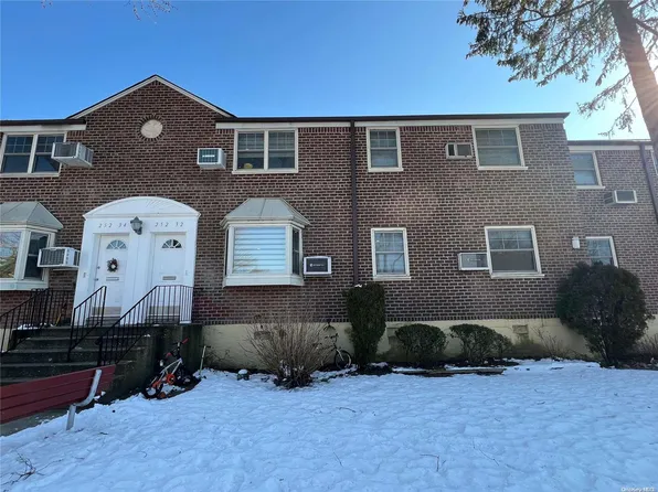 252-32 58 Avenue #Upper, Little Neck, NY 11362