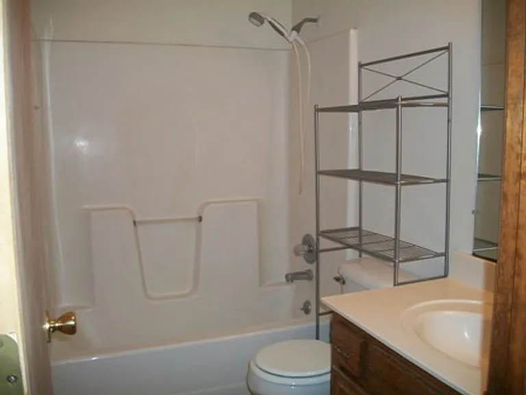 706 Streck Ct — Photo 7